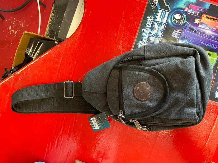 Anal Up4Drea Dark gray sling bag