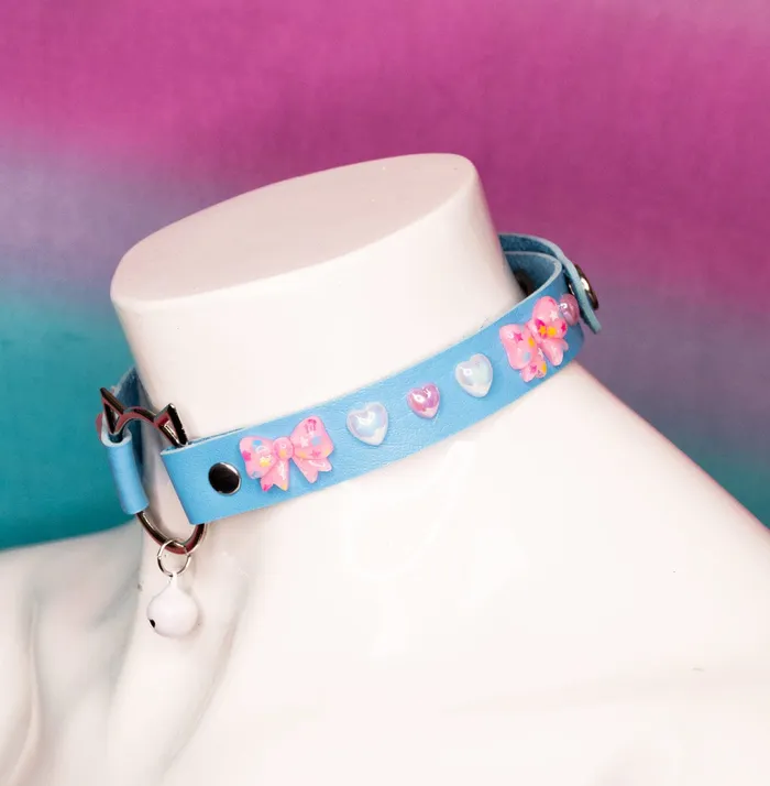 The Kinky Peach Vibrators Spoiled Kitty Choker
