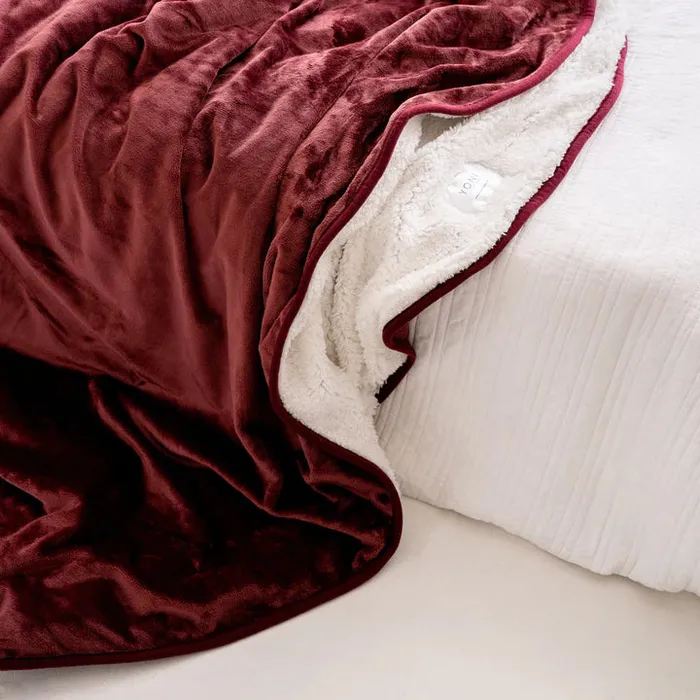 SPLASH BLANKET WATERPROOF SPLASH BLANKET THE OG 1M X 1M ROUND Female Sex Toys SPLASH BLANKET WATERPROOF SPLASH BLANKET THE OG 1M X 1M ROUND Female Sex Toys