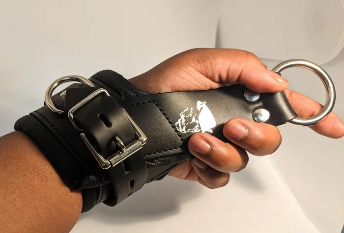 Traveling Tickle Trunk Couples Aslan Suspension Cuffs