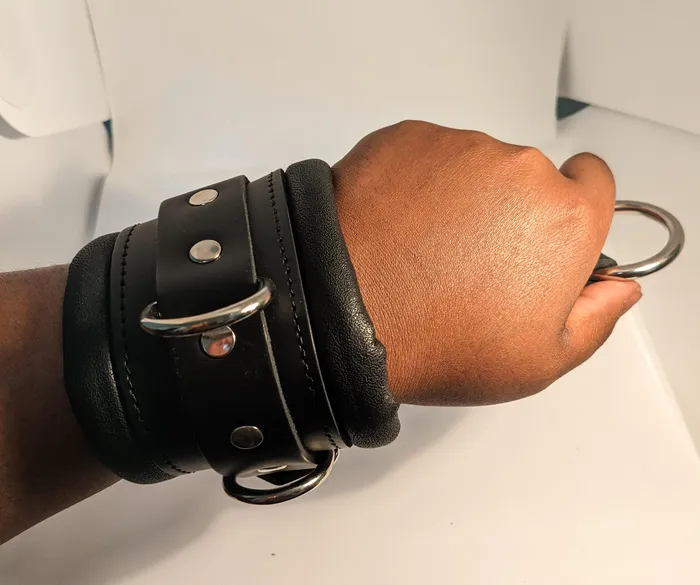 Traveling Tickle Trunk Couples Aslan Suspension Cuffs